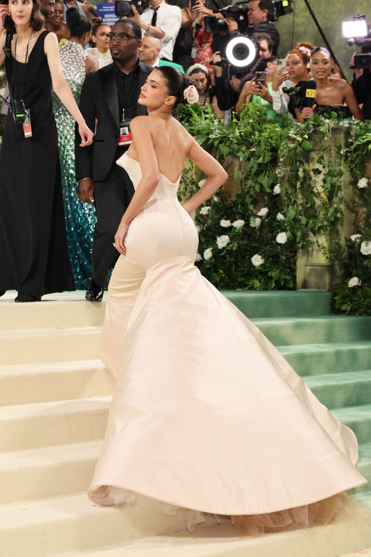 Kylie Jenner at Met Gala 2024 in New York City03